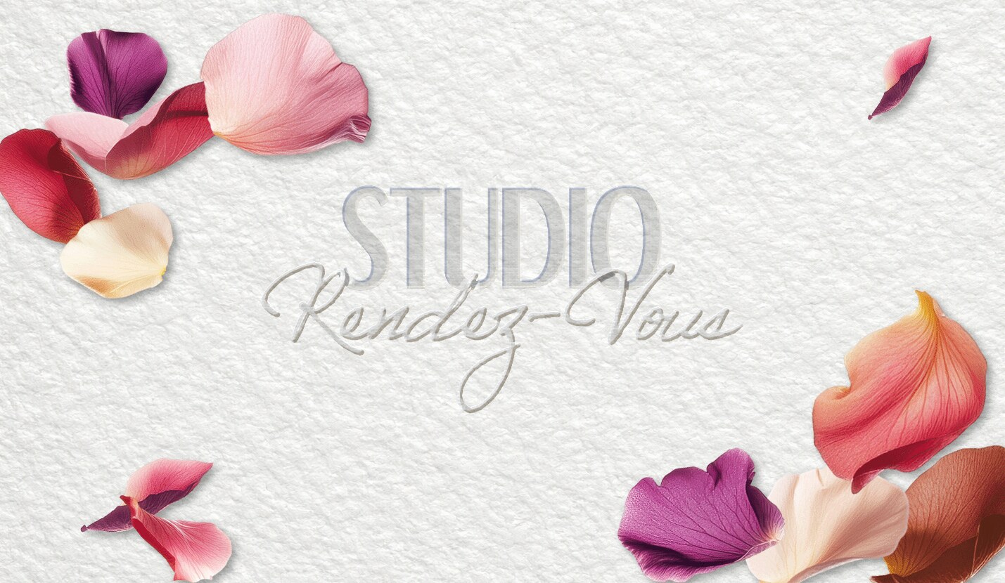 Studio Rendez-Vous — pétales de fleurs sur papier texturé